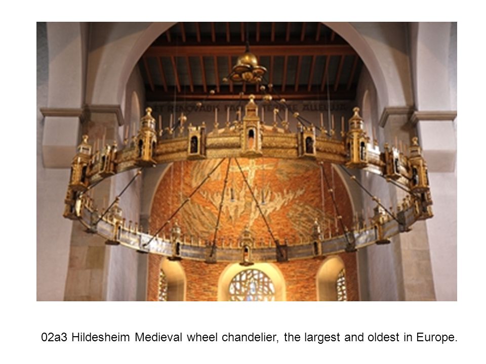 02a3 Hildesheim Medieval wheel chandelier, the largest and oldest in Europe.