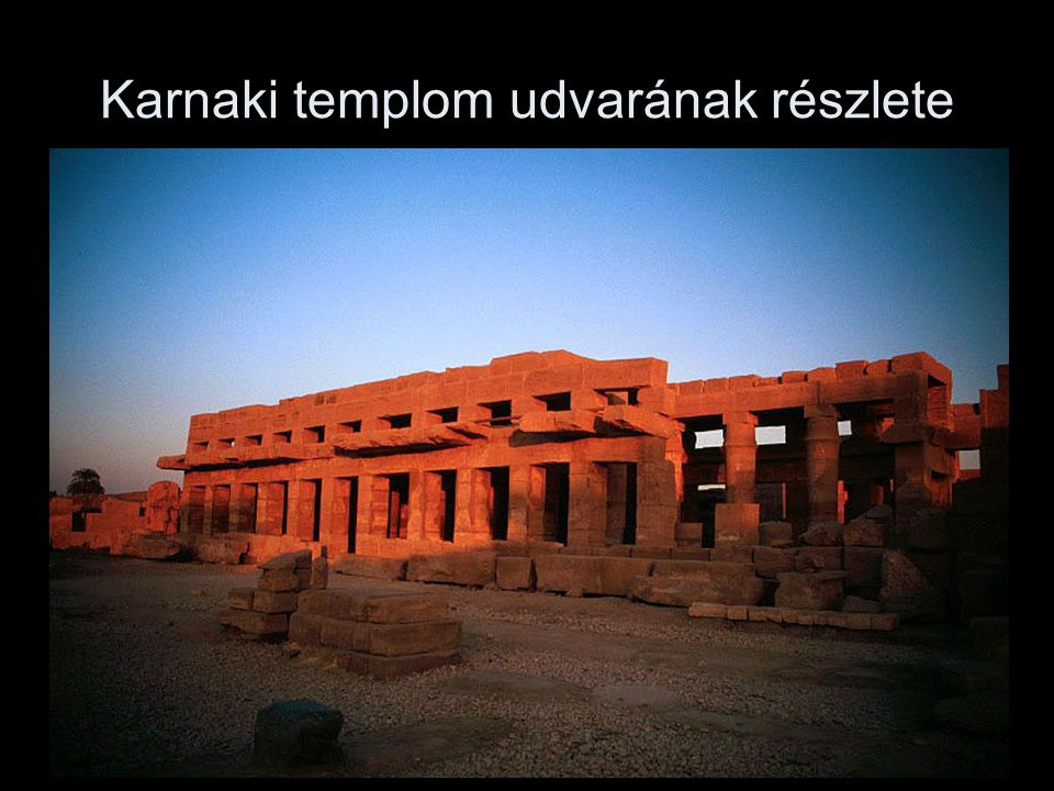 Karnaki templom udvarának részlete