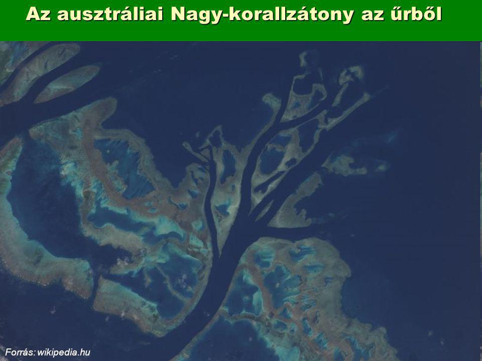 Az ausztráliai Nagy-korallzátony az űrből